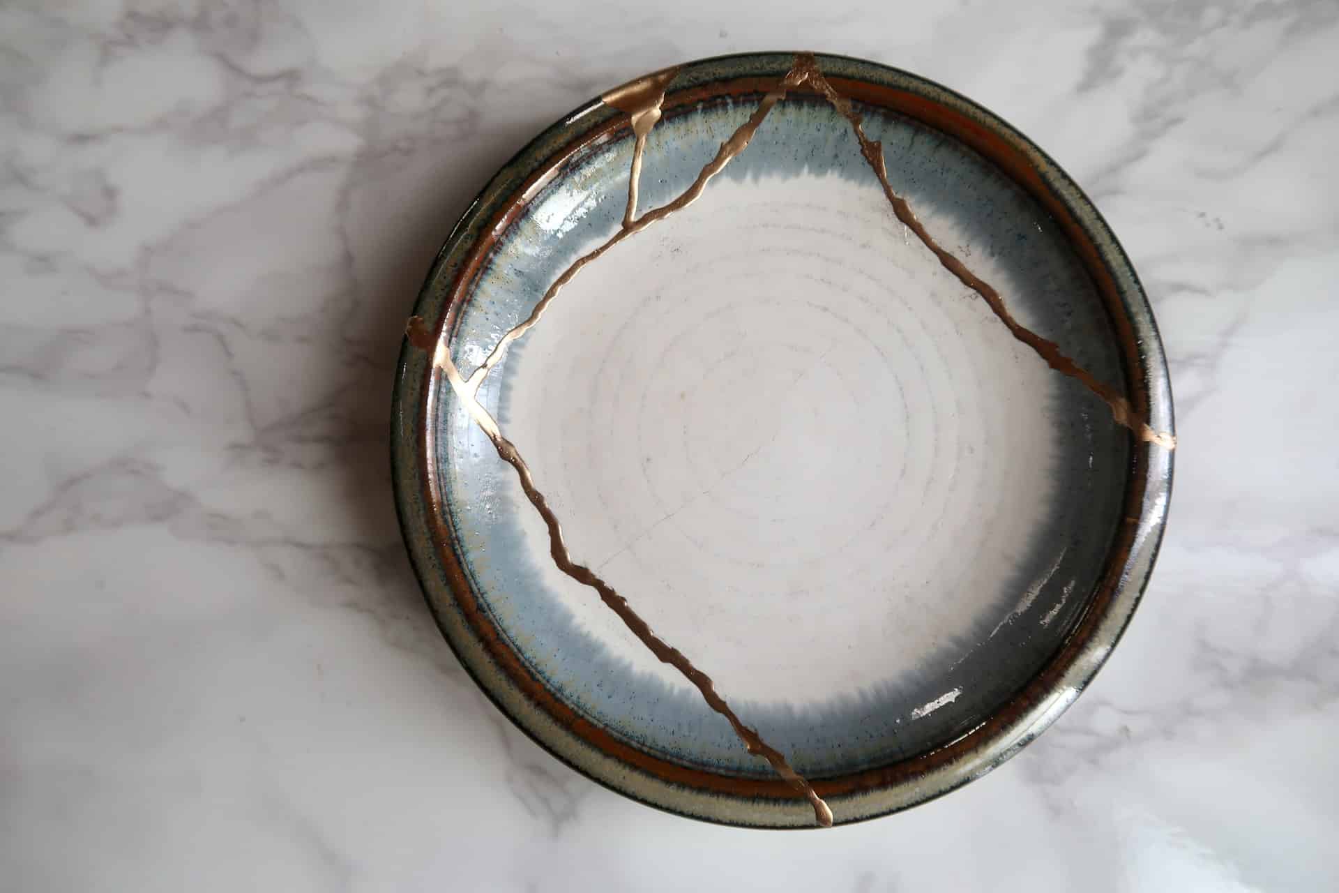 Kintsugi plate with blue and white